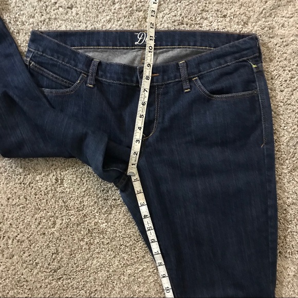 EUC Old Navy Diva Dark Wash Blue Jeans, Size 14 - Picture 6 of 7